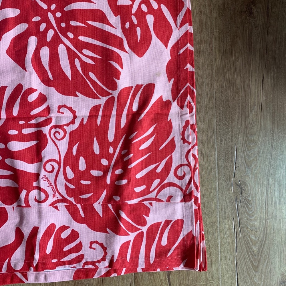 Manuhealiʻi Tablecloth